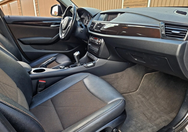 BMW X1 cena 53900 przebieg: 174000, rok produkcji 2013 z Września małe 781